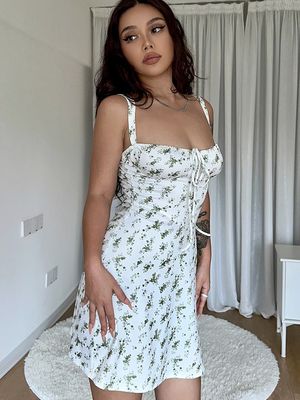 Pequeño Floral Sexy Slip Dress Halter Slim Fit Falda línea de cuello Falda