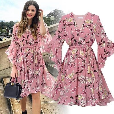 Manga corta de longitud de rodilla vestido floral V cuello con manga ancha vestido de chifón con volantes