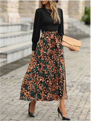 El vestido con manga larga con estampado floral.