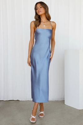 Vestido de noche delgado estilo francés con correa cruzada, correa de cinturón, corbata delgada de longitud media, vestido de noche delgado