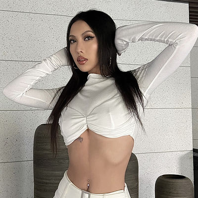 Camiseta de cuello de una línea sexy con mangas largas de color sólido camiseta de pliegue blanco
