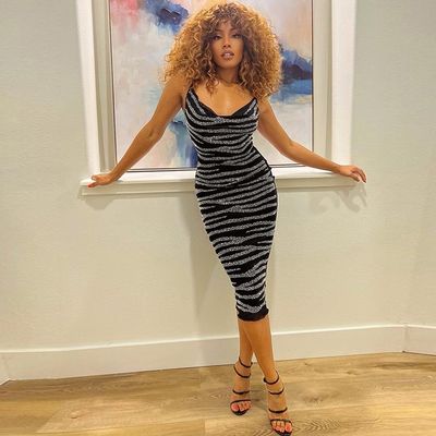 Mujeres de moda vestidos ajustados personalidad perforación caliente bolso sexy ropa de cadera correa