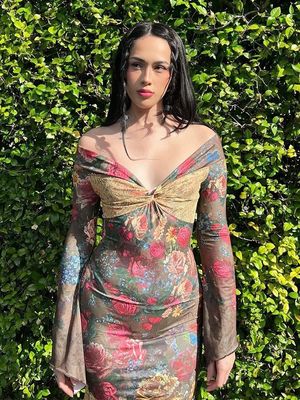 Paquete de tamaño múltiple vestido de cadera elegante temperamento adelgazamiento impresión sexy vestido de envoltura de cadera