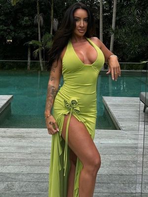 Moda nueva de primavera y verano Sexy de color sólido delgado cintura alta cuello en V vestido de cinturón mujer
