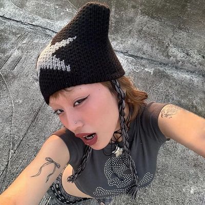 Nuevo rodaje de moda callejera de corte delgado ajuste personalizado planchar diamante camiseta de manga corta mujer