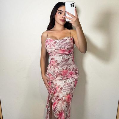 Nuevo vestido de moda con estampado floral y alta hendidura