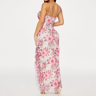 Nuevo vestido de moda con estampado floral y alta hendidura