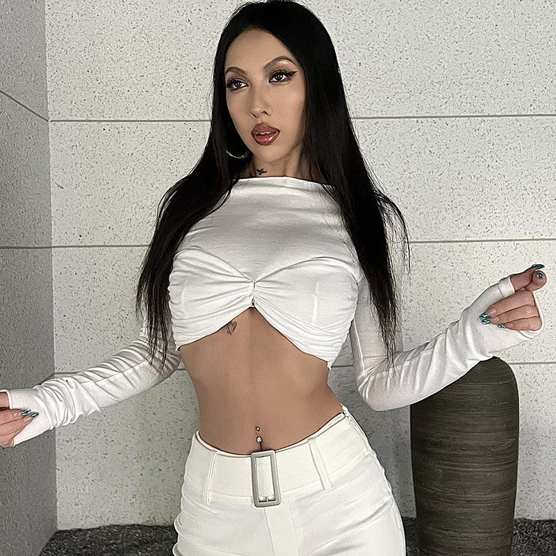 Camiseta de cuello de una línea sexy con mangas largas de color sólido camiseta de pliegue blanco