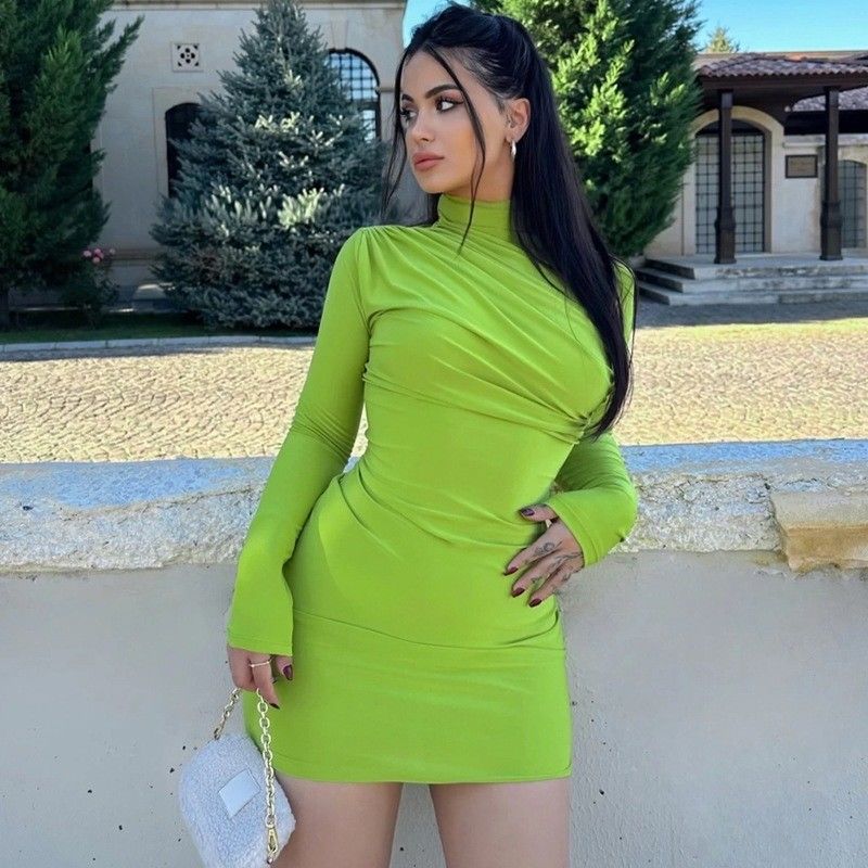 Elegante vestido de punto delgado de color sólido Plissado Slim Fit Bolso de cadera vestido de cadera falda cuello redondo