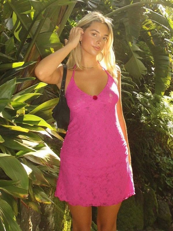 La nueva moda de moda sexy estilo maduro encaje encaje bolso corto de la cadera el vestido de correa